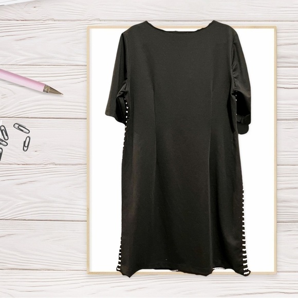 Black, short sleeved dress with front, cream scalloped horizontal stripes. XL - Picture 2 of 5